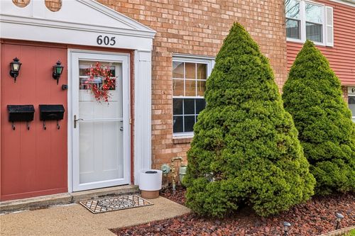 605 Hickory Cir, North Strabane, PA, 15317 | Card Image