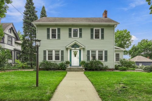 219 W Laflin Ave, Waukesha, WI, 53186-6011 | Card Image