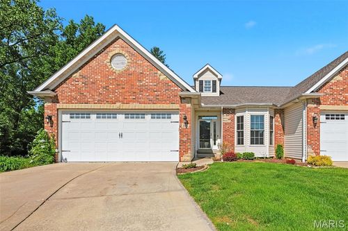 315 Glasgow Dr, Saint Charles, MO, 63301-4465 | Card Image