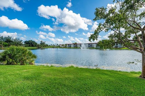 109-9500 N Hollybrook Lake Dr, Pembroke Pines, FL, 33025-1589 | Card Image