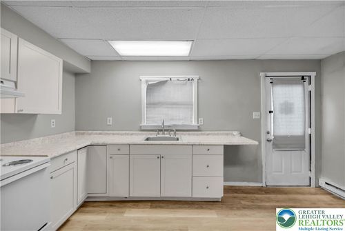 70-70 W Catawissa St, Nesquehoning, PA, 18240-1509 | Card Image