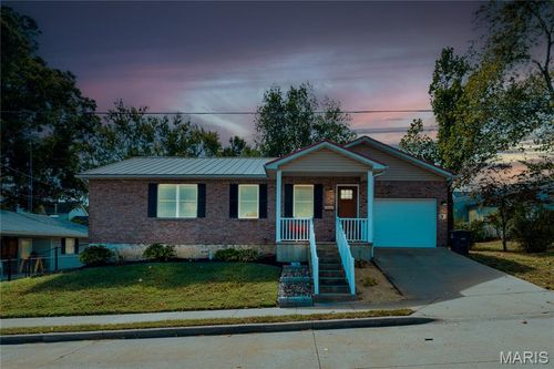 7 W South St, Perryville, MO, 63775-2538 | Card Image
