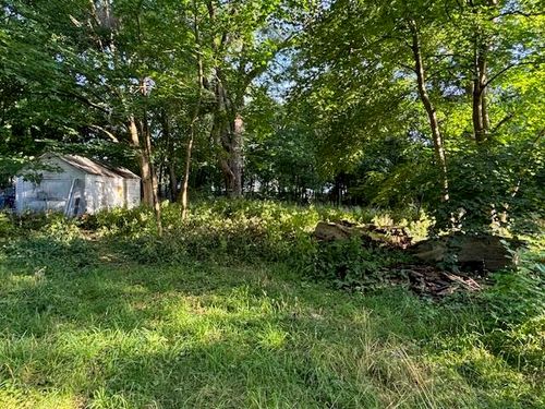 945 Petrie Ave, Norton Shores, MI, 49441-5517 | Card Image