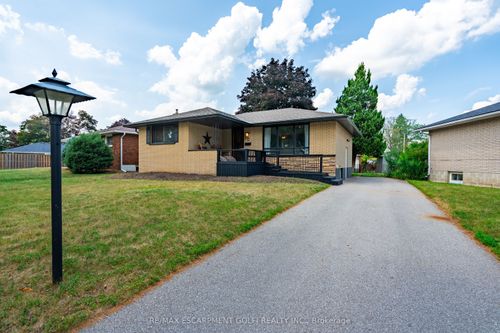 4 Harvard Ave, Brantford, ON, N3R2Z6 | Card Image