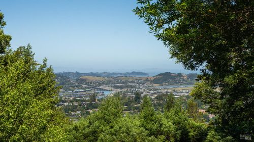 10 Fire Rd, Larkspur, CA, 94939-2132 | Card Image
