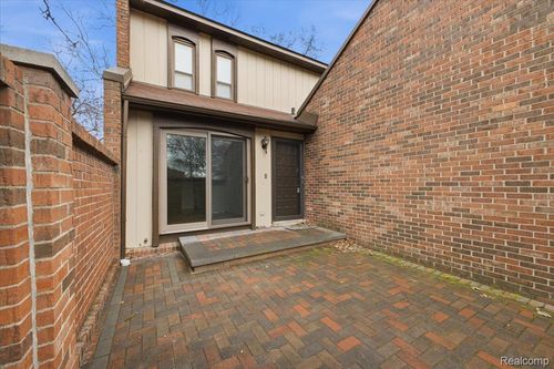 unit-a-1097 Kirts Blvd, Troy, MI, 48084-4873 | Card Image