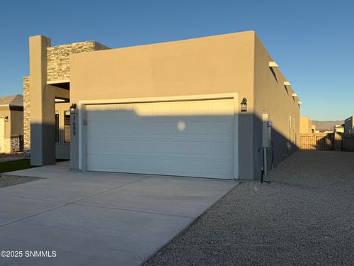 7688 Alila Way, Las Cruces, NM, 88012-8094 | Card Image