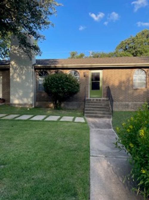9101 Rockcrest Cir, Austin, TX, 78759-7318 | Card Image