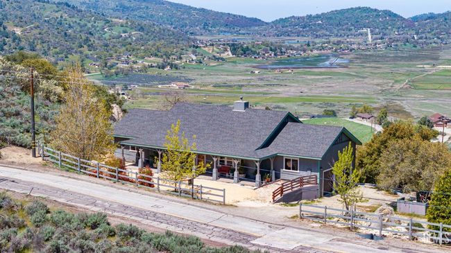 26501 Skyline Dr, House other with 3 bedrooms, 3 bathrooms and null parking in Tehachapi CA | Image 52