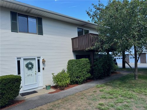 624 Pocasset Ct, Warwick, RI, 02886-1713 | Card Image