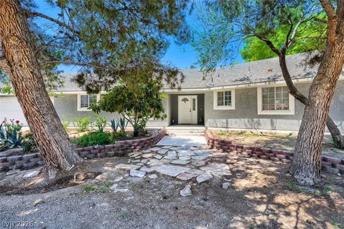 6320 Horse Dr, Las Vegas, NV, 89131-1918 | Card Image