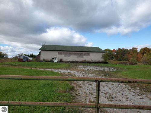 4271 M 65, Hale, MI, 48739-8510 | Card Image