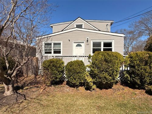 225 Fir Grove Road, Islip, NY, 11779 | Card Image