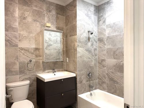 101-362 W Merrick Rd, Valley Stream, NY, 11580-5344 | Card Image