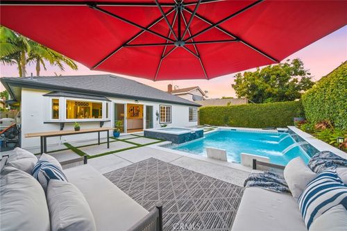 2809 S Diamond St, Santa Ana, CA, 92704-2812 | Card Image