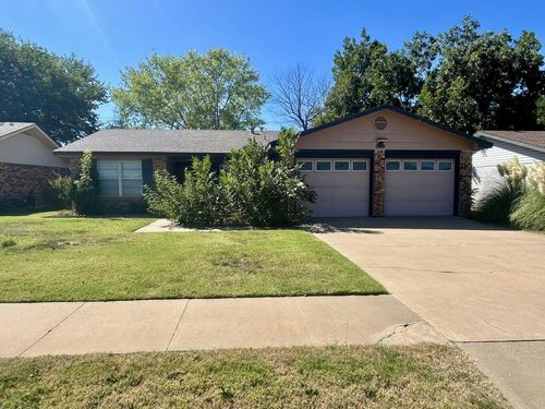 2009 Dallas St, Plainview, TX, 79072-3609 | Card Image