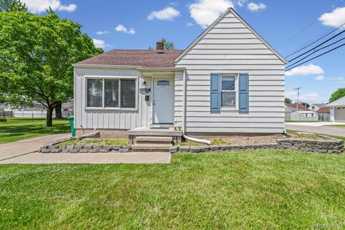 5759 Deering St, Garden City, MI, 48135-2904 | Card Image