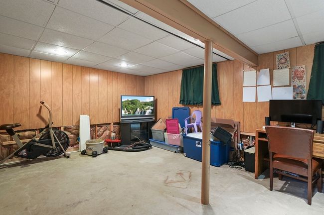2 Hingham Rd, House other with 3 bedrooms, 2 bathrooms and 2 parking in Worcester MA | Image 18