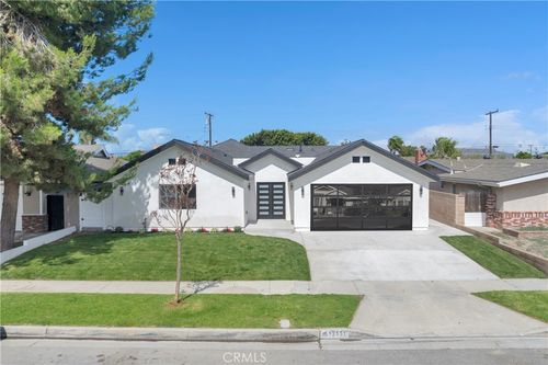 12151 Reagan St, Los Alamitos, CA, 90720-4135 | Card Image