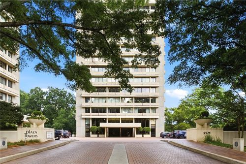 2e-2575 Peachtree Rd Ne, Atlanta, GA, 30305-3650 | Card Image