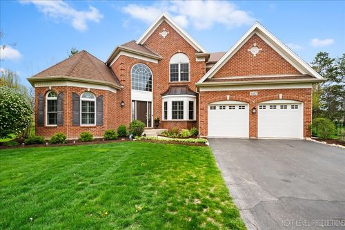 447 Lake Run Ct, North Aurora, IL, 60542-3200 | Card Image