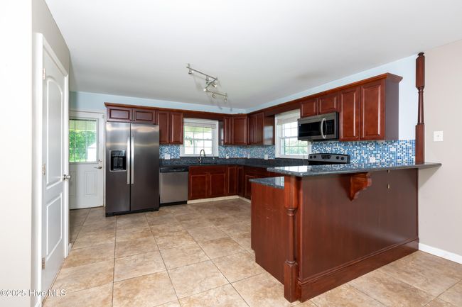 4173 Middle Rd, House other with 3 bedrooms, 2 bathrooms and null parking in Trenton NC | Image 5