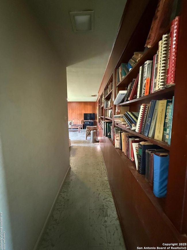 520 N 12 Th Ave, House other with 5 bedrooms, 3 bathrooms and null parking in Crystal City TX | Image 9