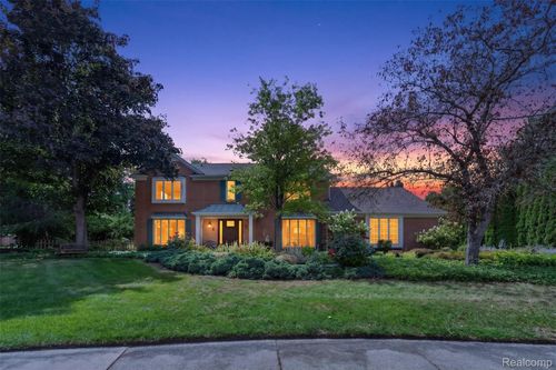 2427 Red Maple Court, Troy, MI, 48098 | Card Image