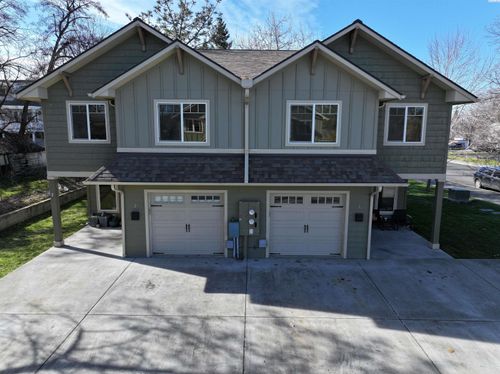 218 E Whitman Dr, College Place, WA, 99324-2133 | Card Image