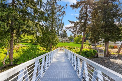 15-11-105 Lovell Ave Sw, Bainbridge Island, WA, 98110-2537 | Card Image