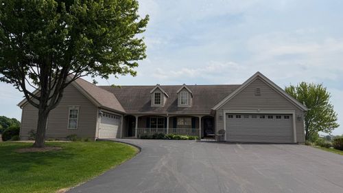 1472 Groves Ln, Union Grove, WI, 53182-2101 | Card Image