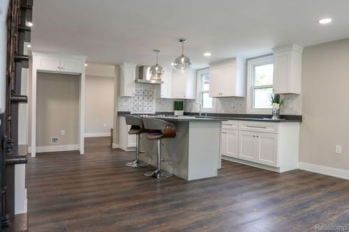 278 W Saint Clair St, Romeo, MI, 48065-4662 | Card Image