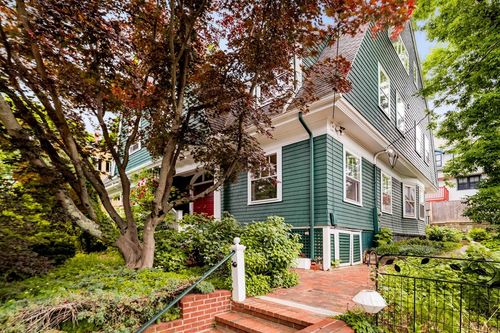 86 Avon Hill St, Cambridge, MA, 02140-3631 | Card Image
