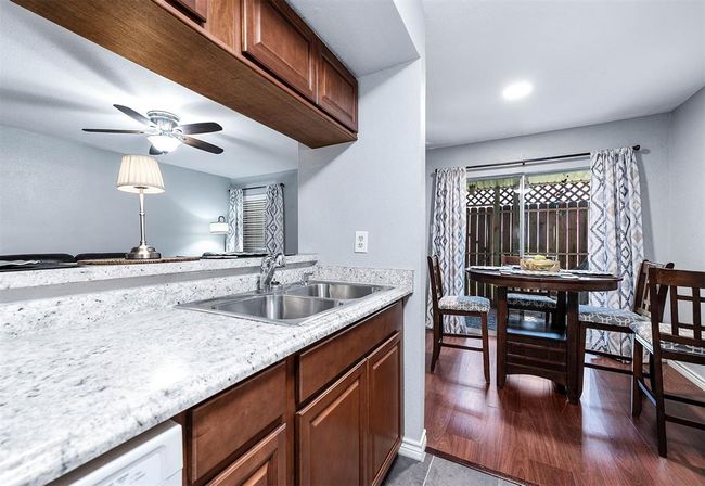 APT-807 - 7600 Emmett F Lowry Expy, Townhouse with 2 bedrooms, 2 bathrooms and null parking in Texas City TX | Image 8