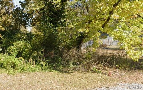 4911 N Park Dr, Washington Pk, IL, 62204-2034 | Card Image