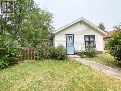 117 4th St E, Meadow Lake, SK, S9X1H4 | Card Image