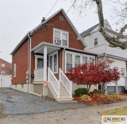 421 Augustine Place, Perth Amboy, NJ, 08861 | Card Image