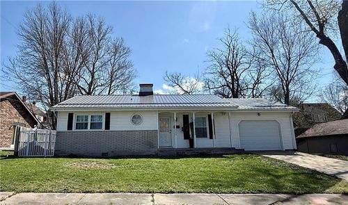109 W Black Diamond St, Richmond, MO, 64085-1401 | Card Image