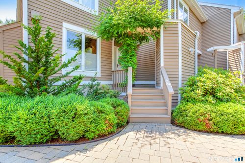 32-80 Seaview Ter, Guilford, CT, 06437-3465 | Card Image