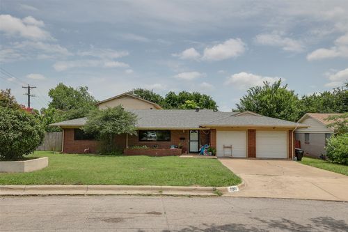 7001 Overhill Rd, Fort Worth, TX, 76116-8722 | Card Image