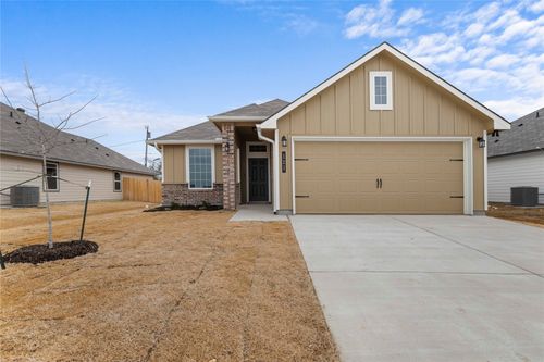 121 Adaline Bnd, McGregor, TX, 76657-4331 | Card Image