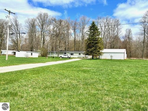 8815 S Young Rd, Falmouth, MI, 49632-9677 | Card Image