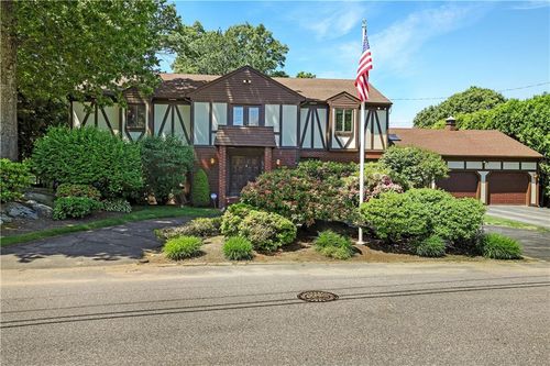 82 Mountain Laurel Dr, Cranston, RI, 02920-3402 | Card Image
