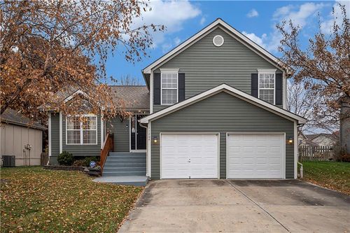 11264 N Summit St, Kansas City, MO, 64155-1086 | Card Image