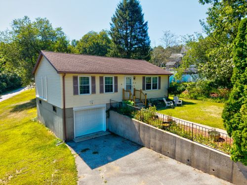 60 Hammel Ln, Uncasville, CT, 06382-2103 | Card Image