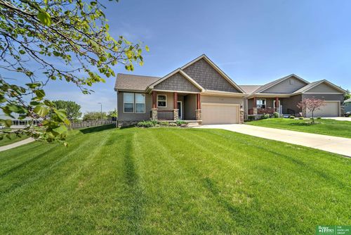 15801 Jardine Cir, Bennington, NE, 68007-1911 | Card Image