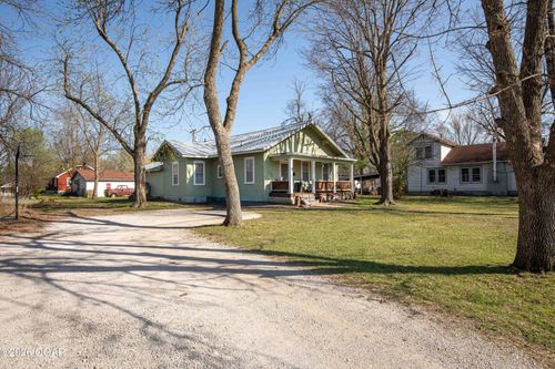 604 Broadway St, Lamar, MO, 64759-1221 | Card Image