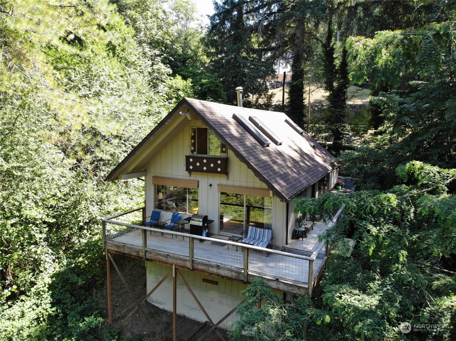 Locust Way, Lynnwood, WA 98036