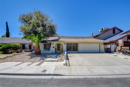 6822 Garden Grove Ave, Las Vegas, NV, 89103-4261 | Card Image