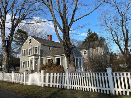 387 N River St, Guilford, CT, 06437-2427 | Card Image